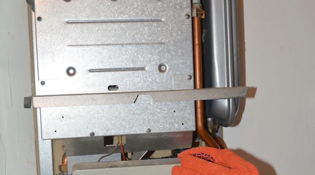 热水器温控开关怎么涂导热硅脂的