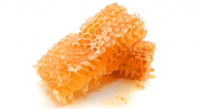 蜂巢的功效及食用方法有哪些呢