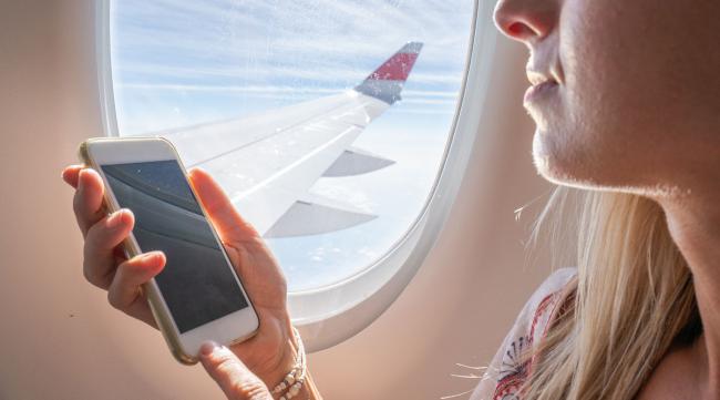飞机上开手机真的会影响飞行吗