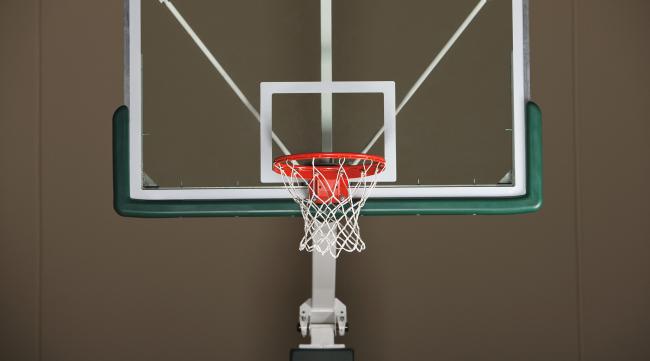 篮筐高度不一样影响投篮吗图片
