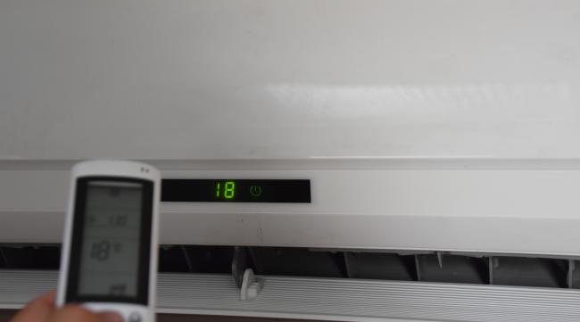 格力柜机温度自动跳